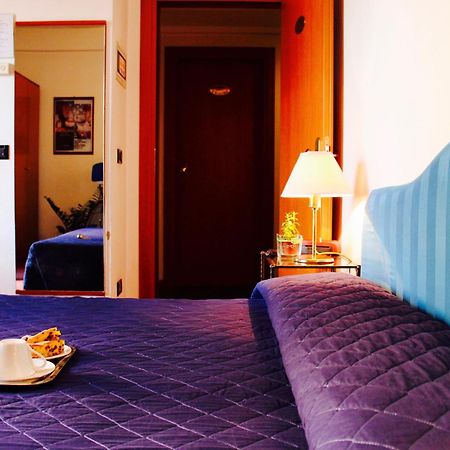 Hotel Arcangelo Rimini Buitenkant foto