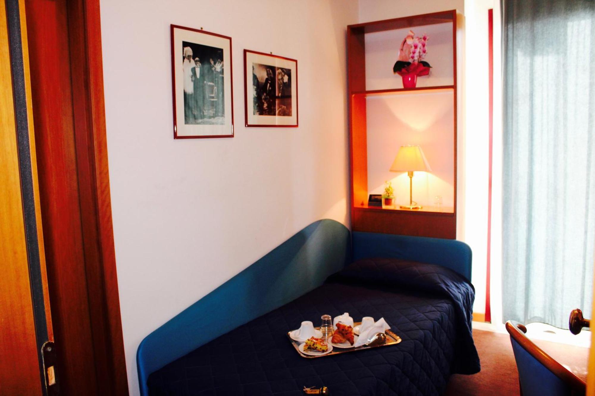 Hotel Arcangelo Rimini Buitenkant foto