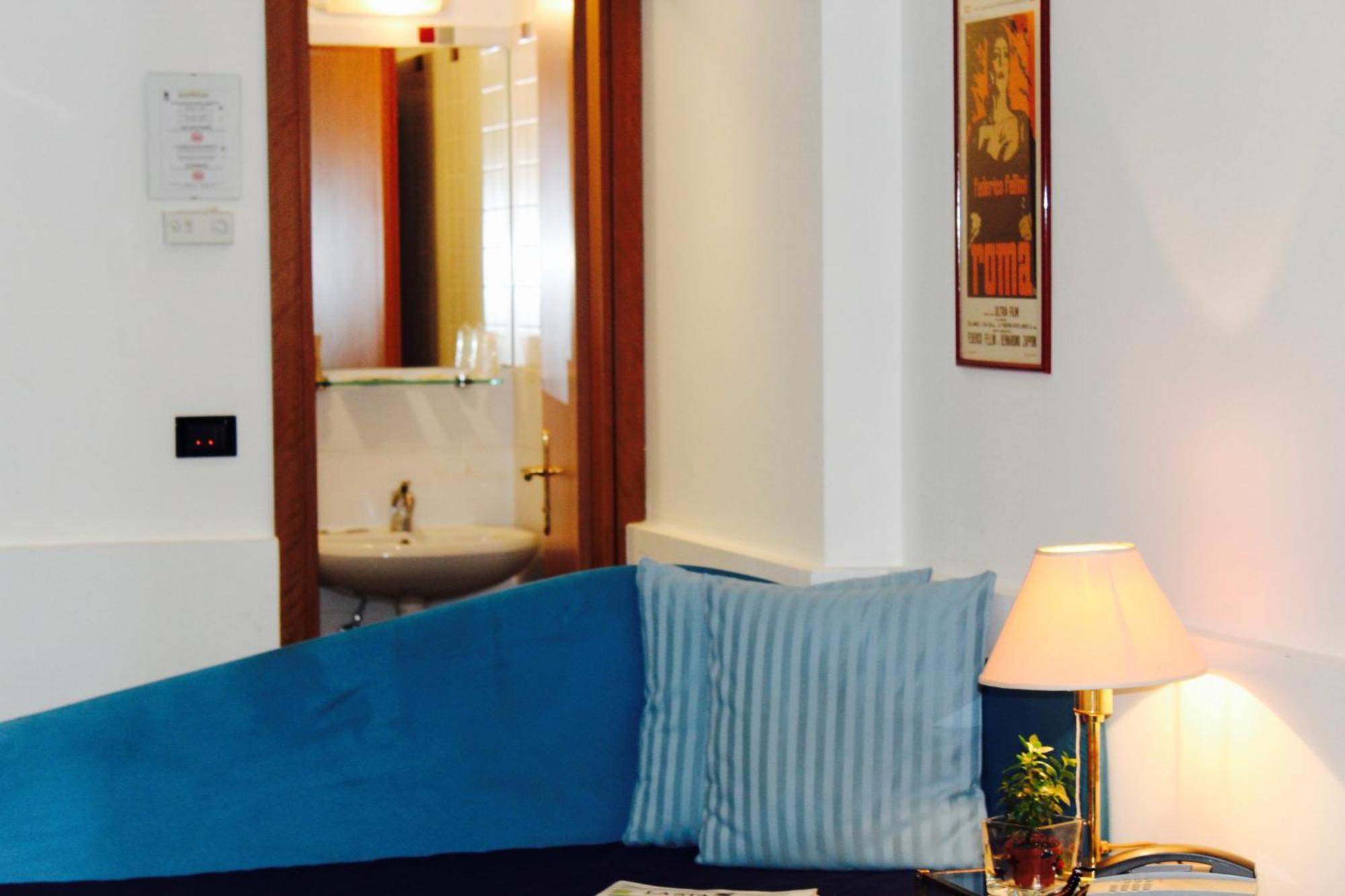 Hotel Arcangelo Rimini Buitenkant foto